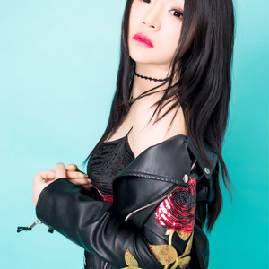 外国黑人舔亚洲女性阴部的视频
